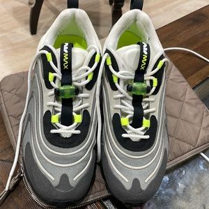 Air Max 270 React ENG Neon 95